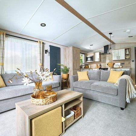 Emma'S Oasis 2-Bedroom Caravan At Durdle Door Sleeps 4 West Lulworth Bagian luar foto