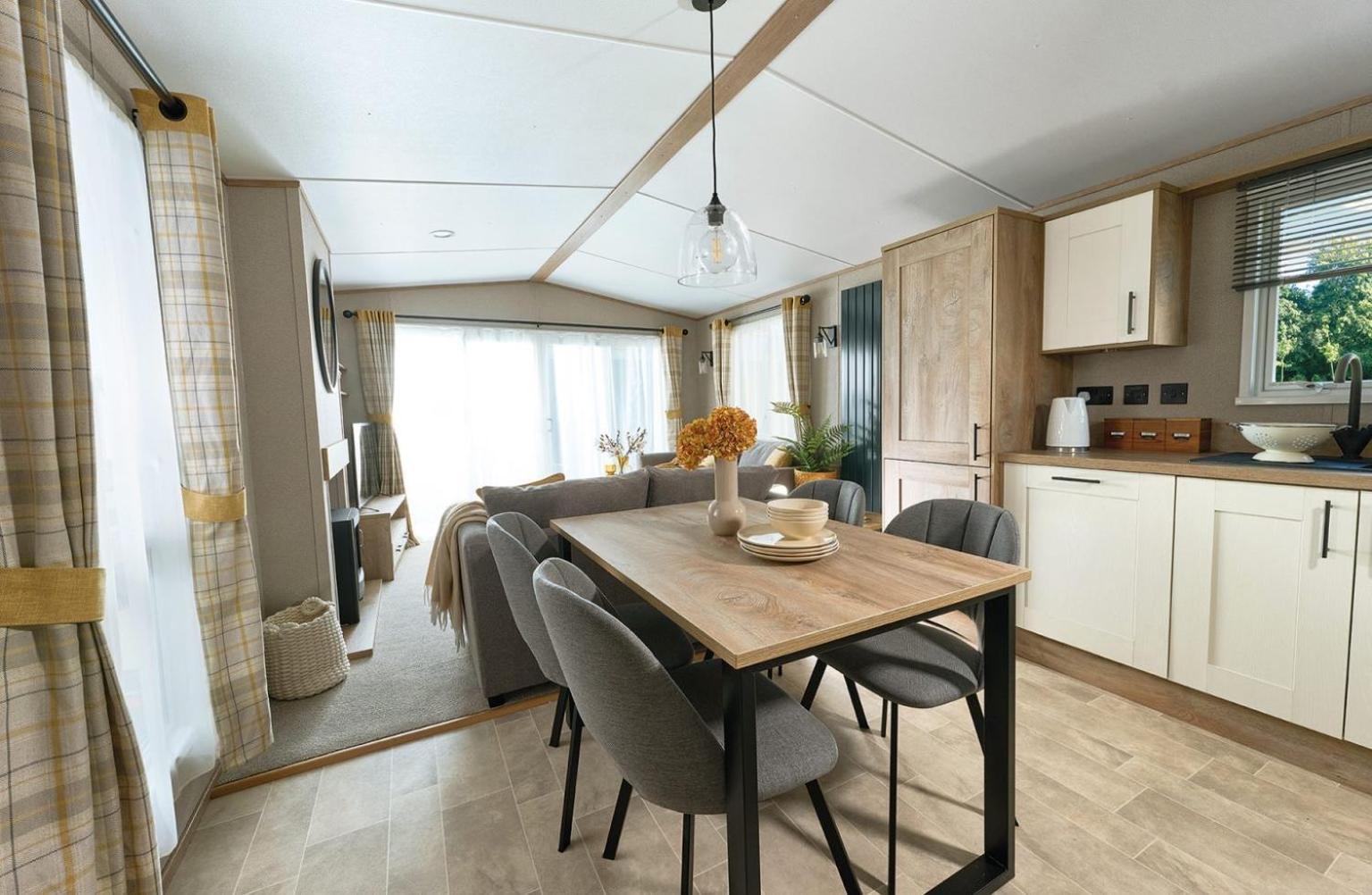 Emma'S Oasis 2-Bedroom Caravan At Durdle Door Sleeps 4 West Lulworth Bagian luar foto
